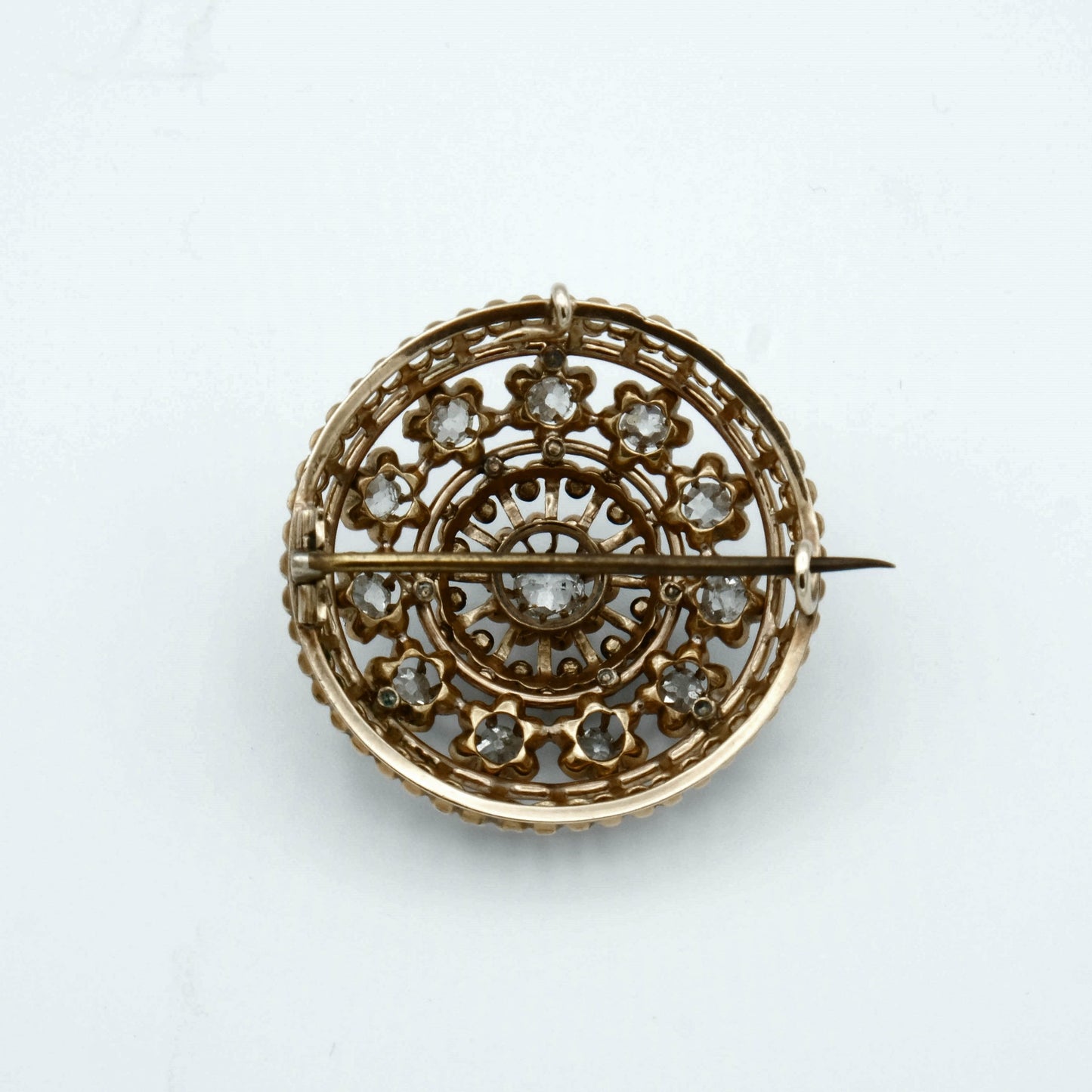Spilla tonda con smalto e diamanti ct2,20 epoca vittoriana
