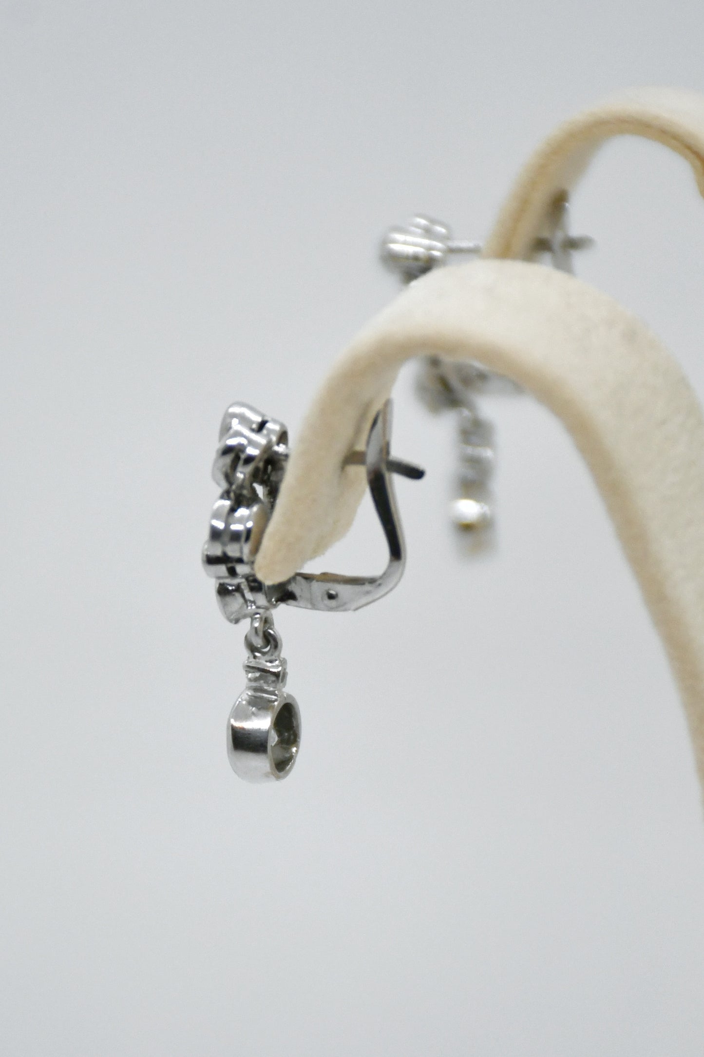 Orecchini in oro bianco 18 kt con diamanti