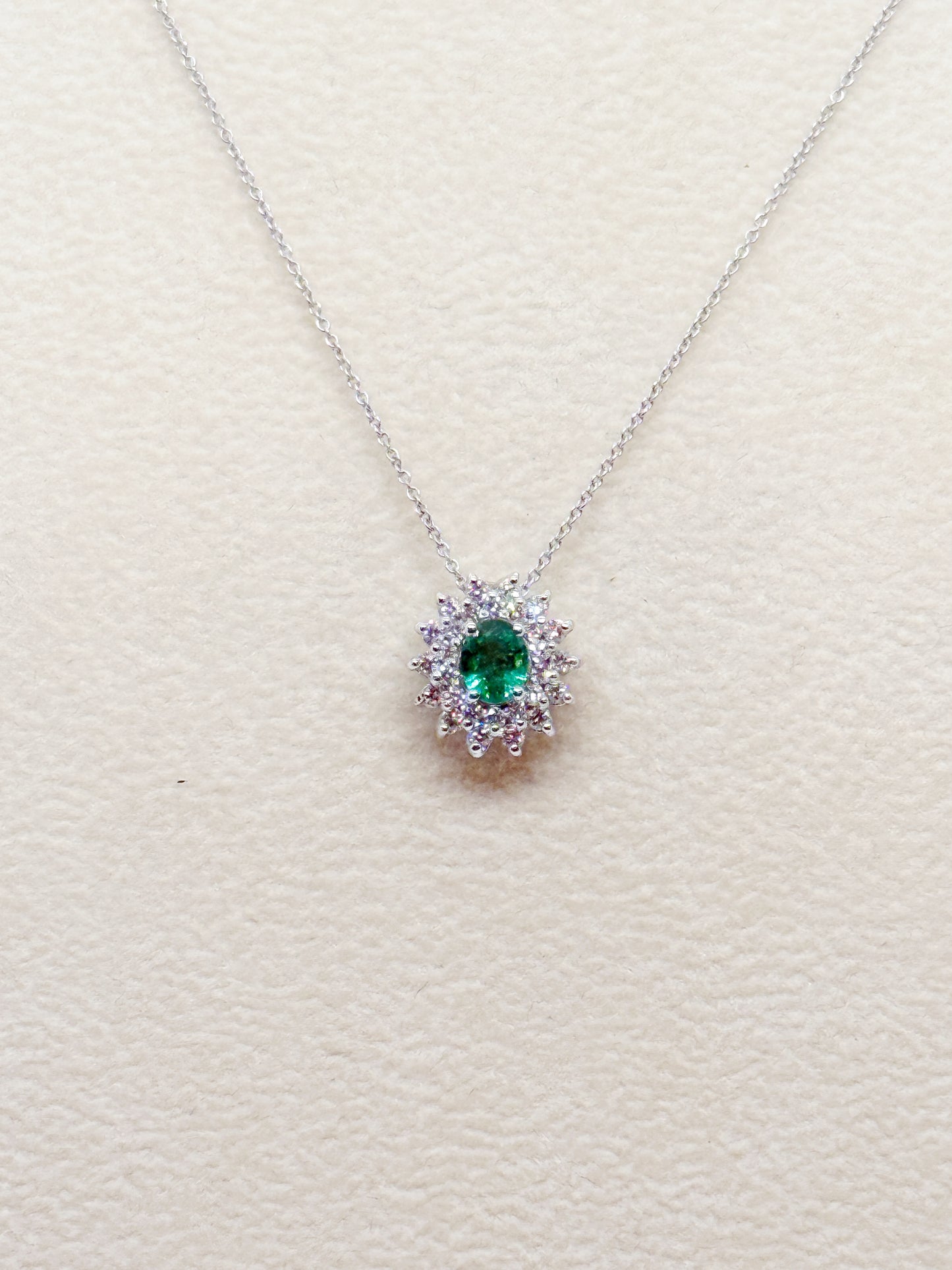 Collana in oro e smeraldo