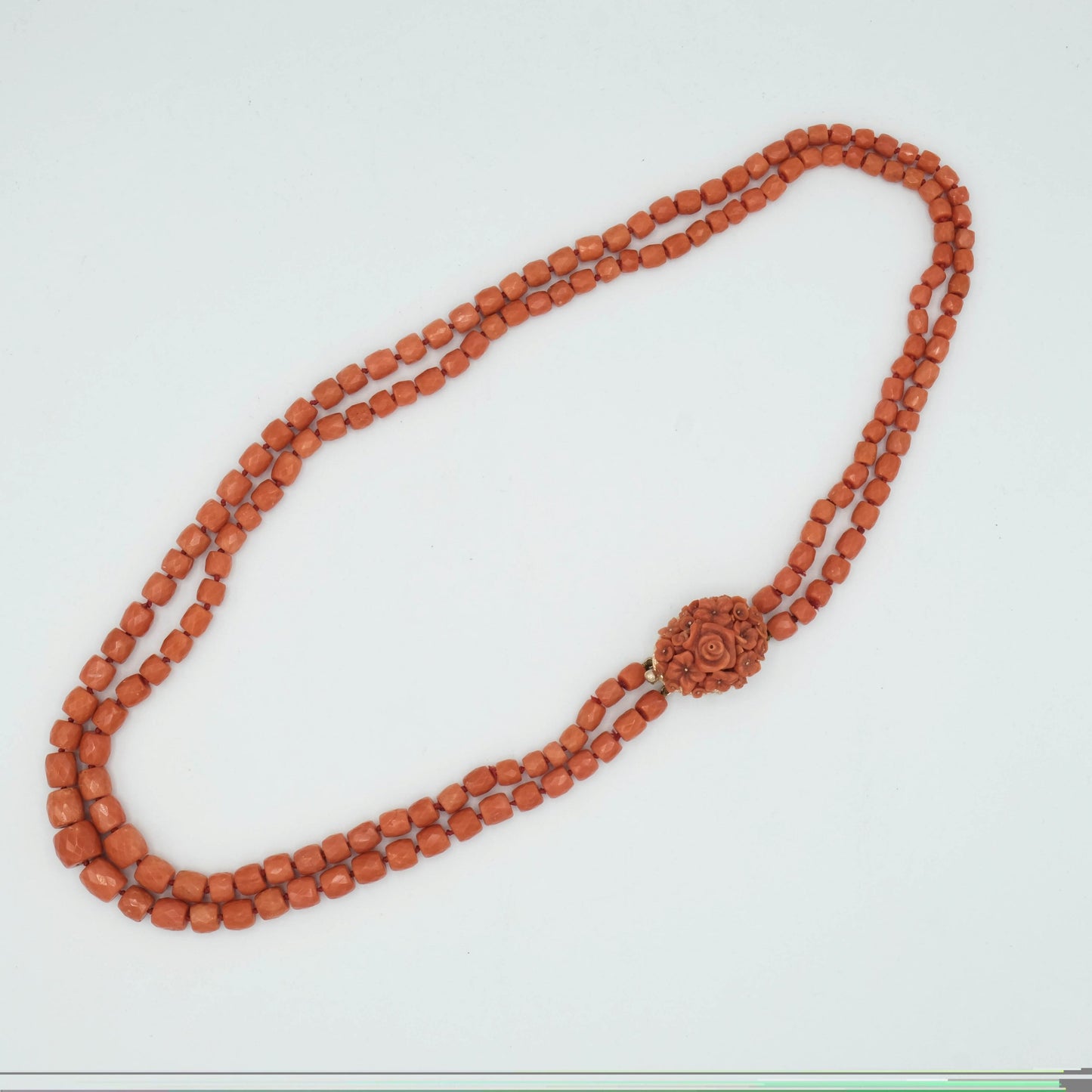 Collana 2 fili corallo trapanese, taglio barilotto sfaccettato a degradare
