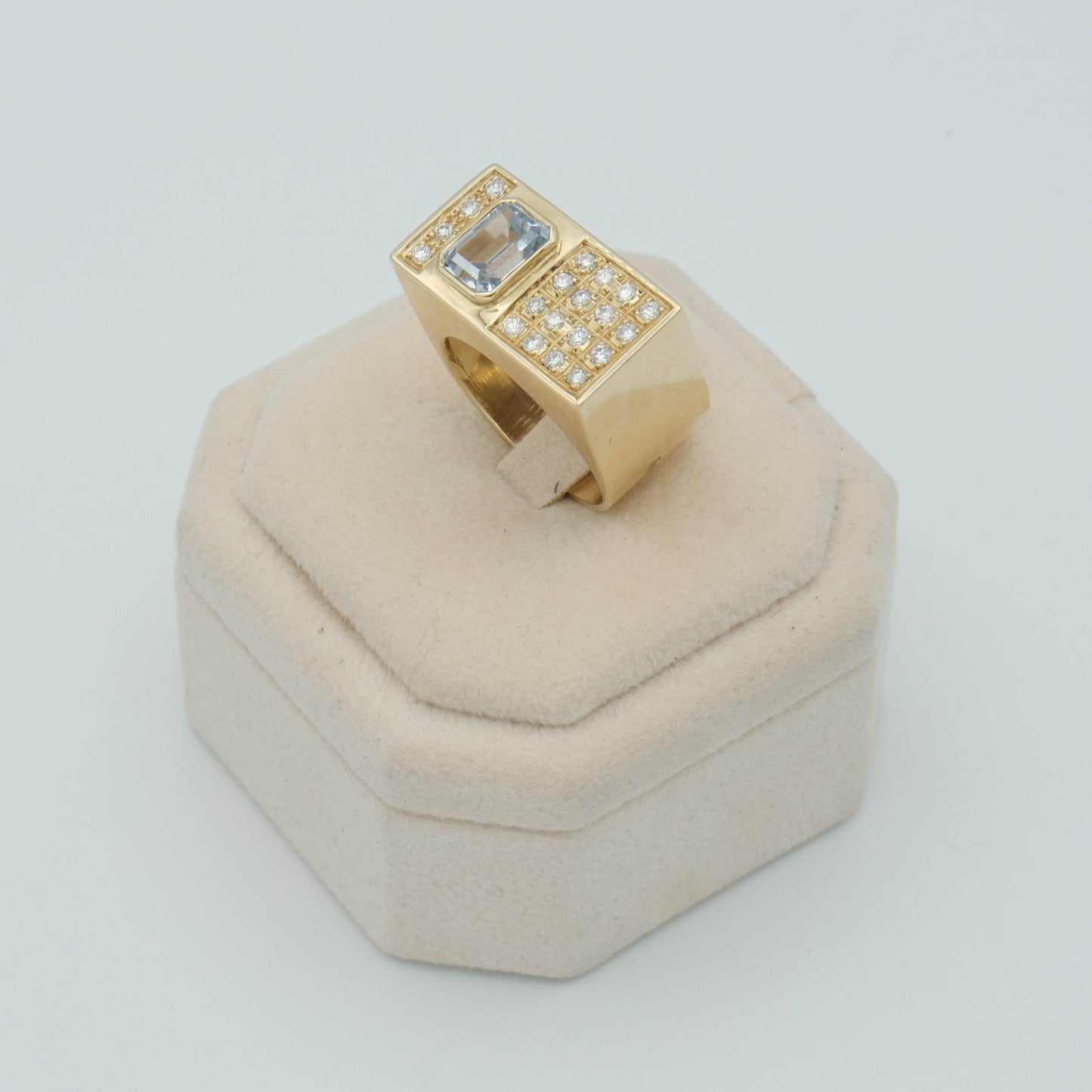 Anello Acquamarina e brillanti