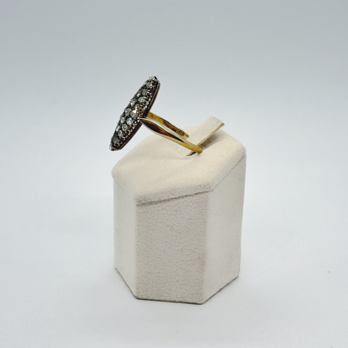 Anello spoletta oro e diamanti