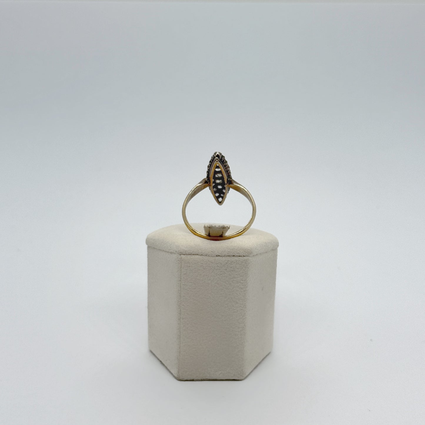 Anello spoletta oro e diamanti