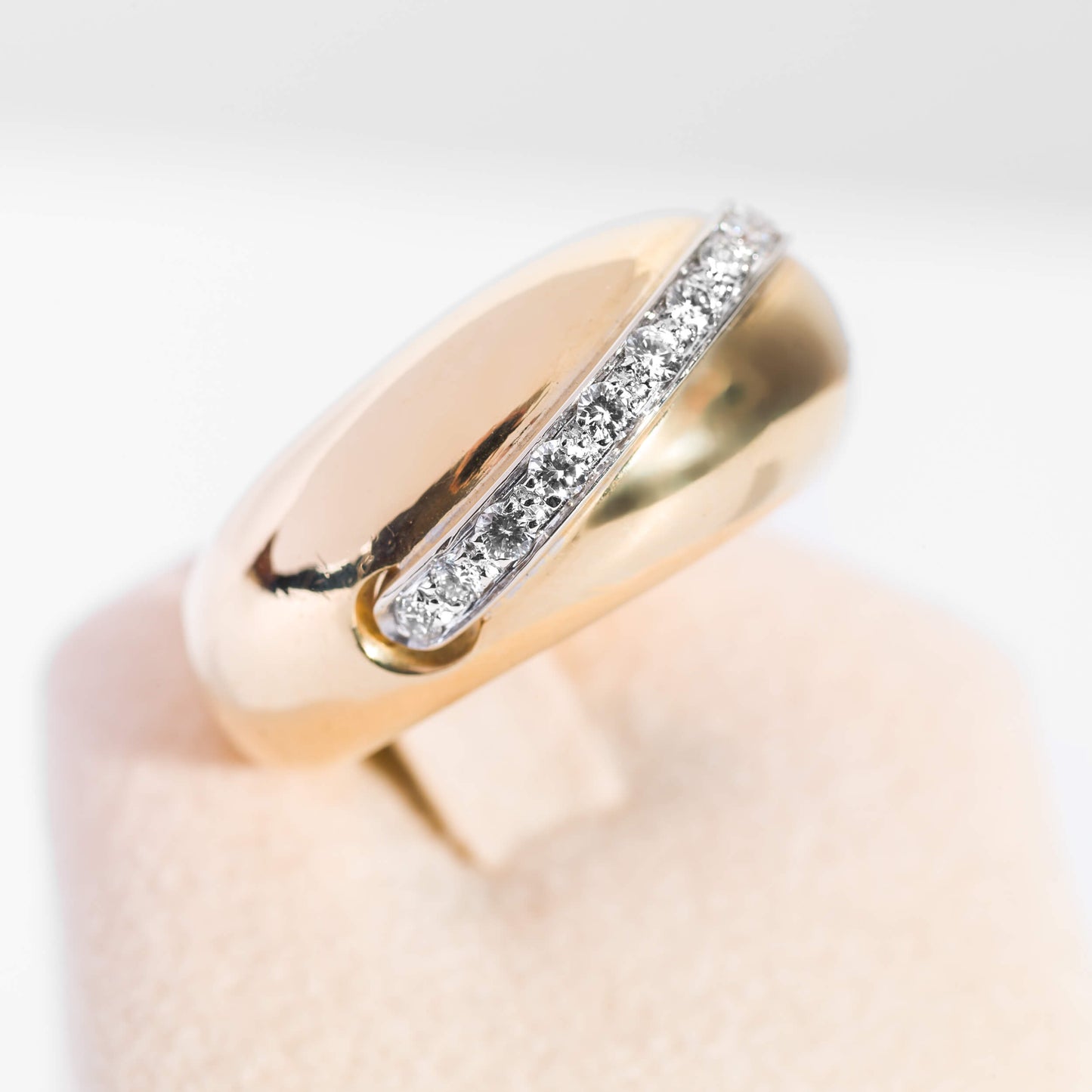 anello vintage in oro giallo e brillanti pomellato