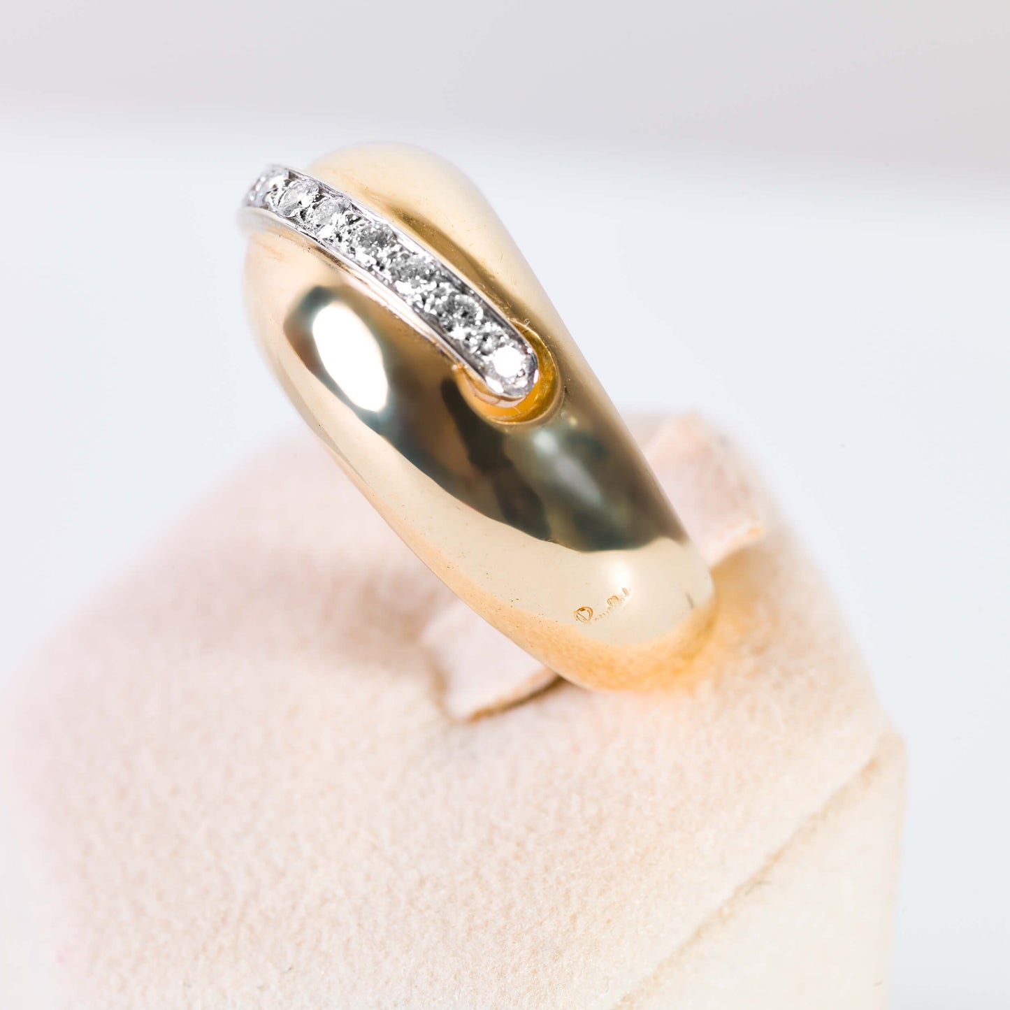 anello vintage in oro giallo e brillanti pomellato