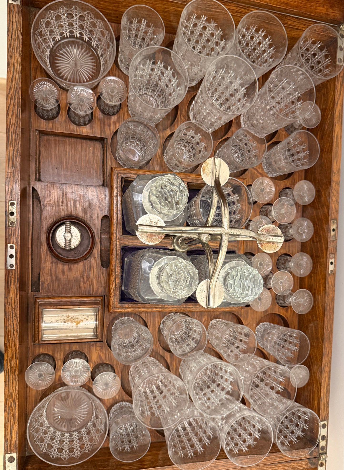 Mobile bar vintage firmato Asprey London – Eleganza inglese e lusso senza tempo
