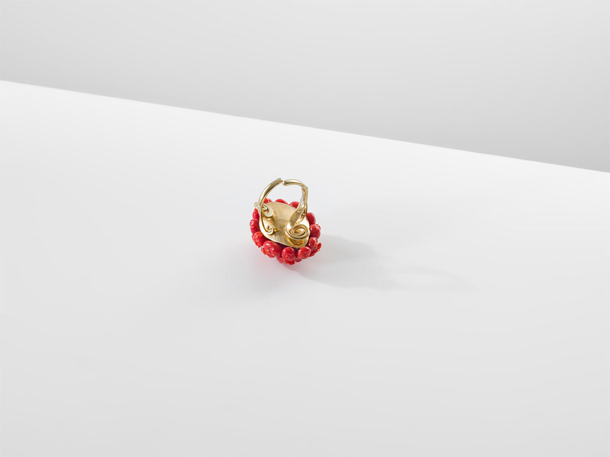 Anello oro e corallo rosso con fiori